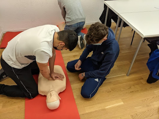 Comprehensive Guide to CPR Techniques for Beginners