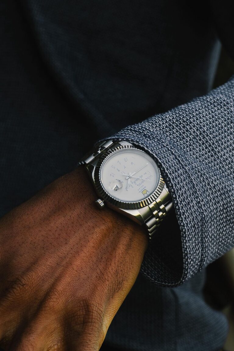 Complete Guide to Modern Watch Choices: Mechanical Automatic Watches for Men vs Quartz Watches for Women